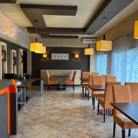 Alfa Hotel Győr Eksteriør bilde