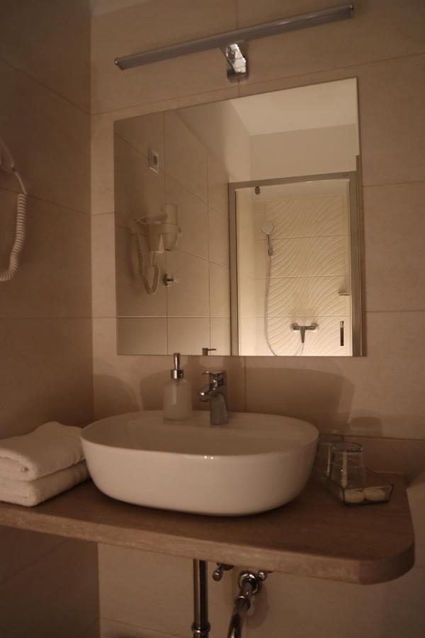 Alfa Hotel Győr Eksteriør bilde