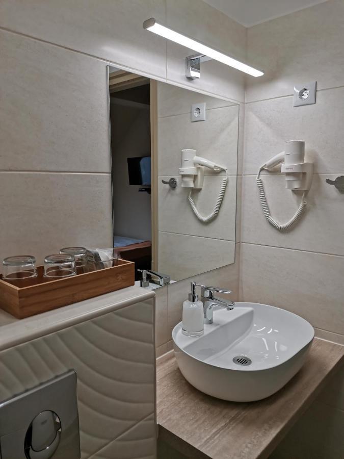 Alfa Hotel Győr Eksteriør bilde