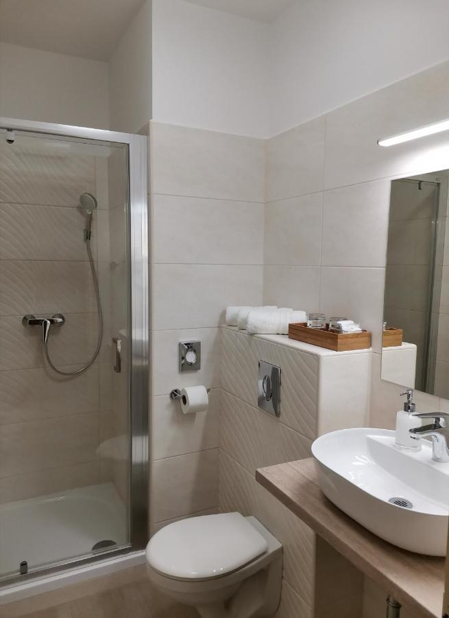 Alfa Hotel Győr Eksteriør bilde