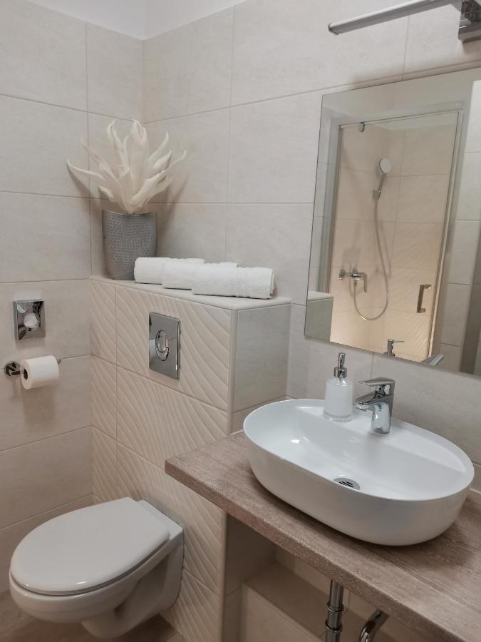 Alfa Hotel Győr Eksteriør bilde