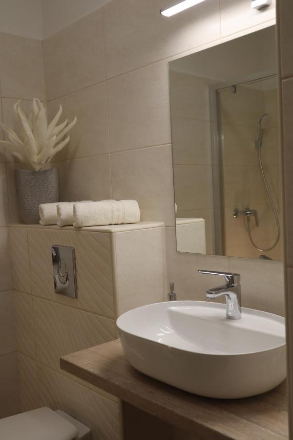 Alfa Hotel Győr Eksteriør bilde