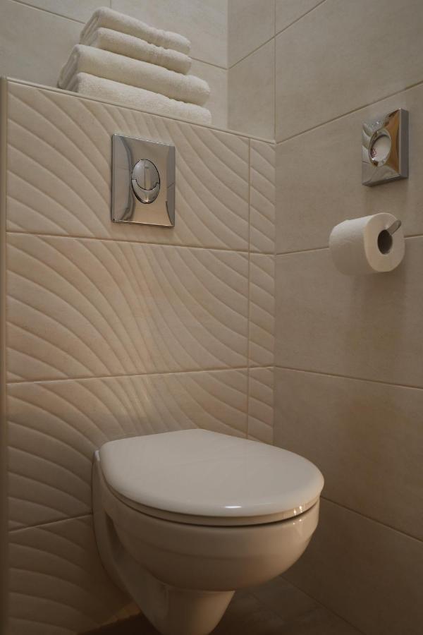 Alfa Hotel Győr Eksteriør bilde
