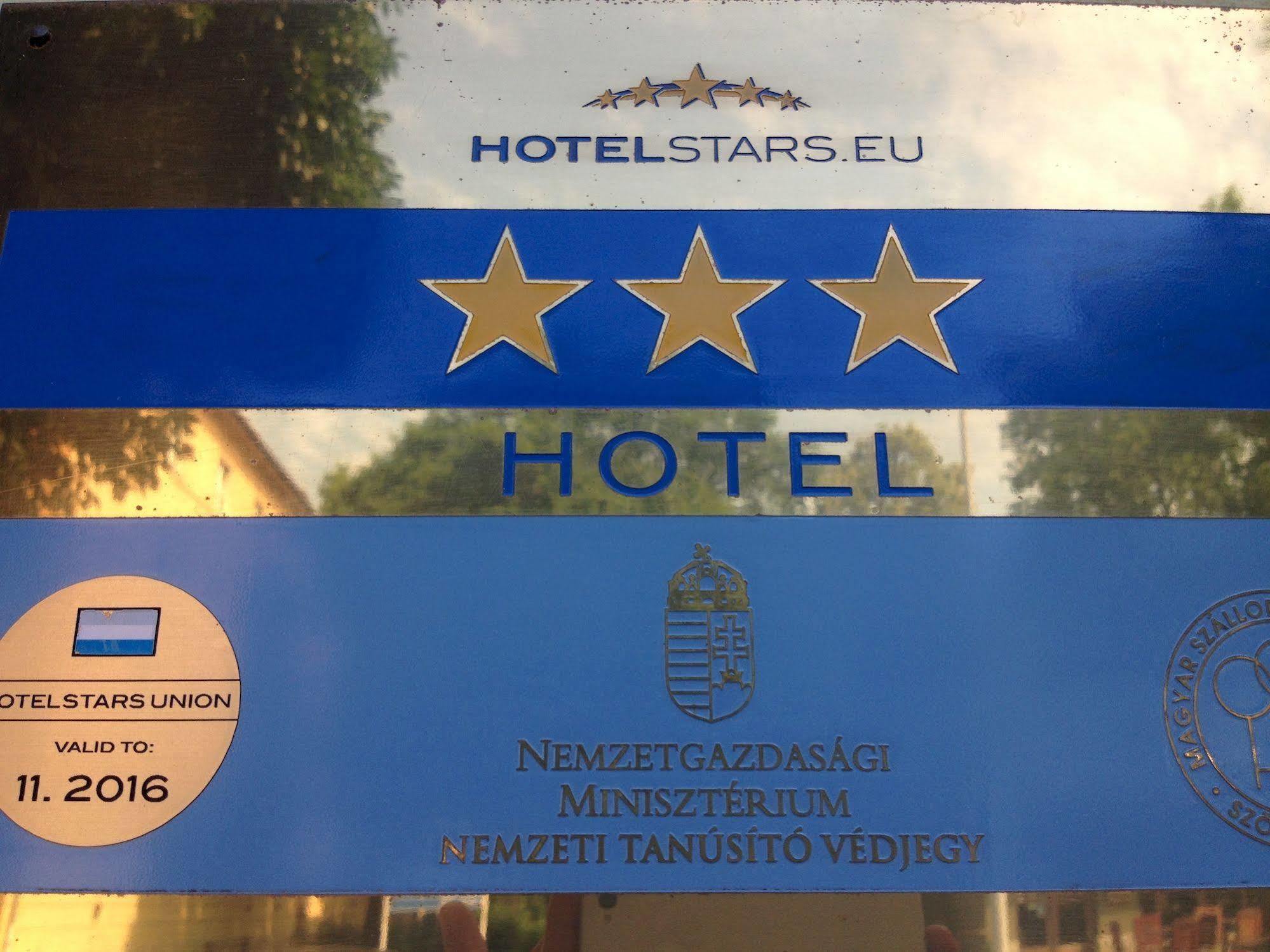 Alfa Hotel Győr Eksteriør bilde