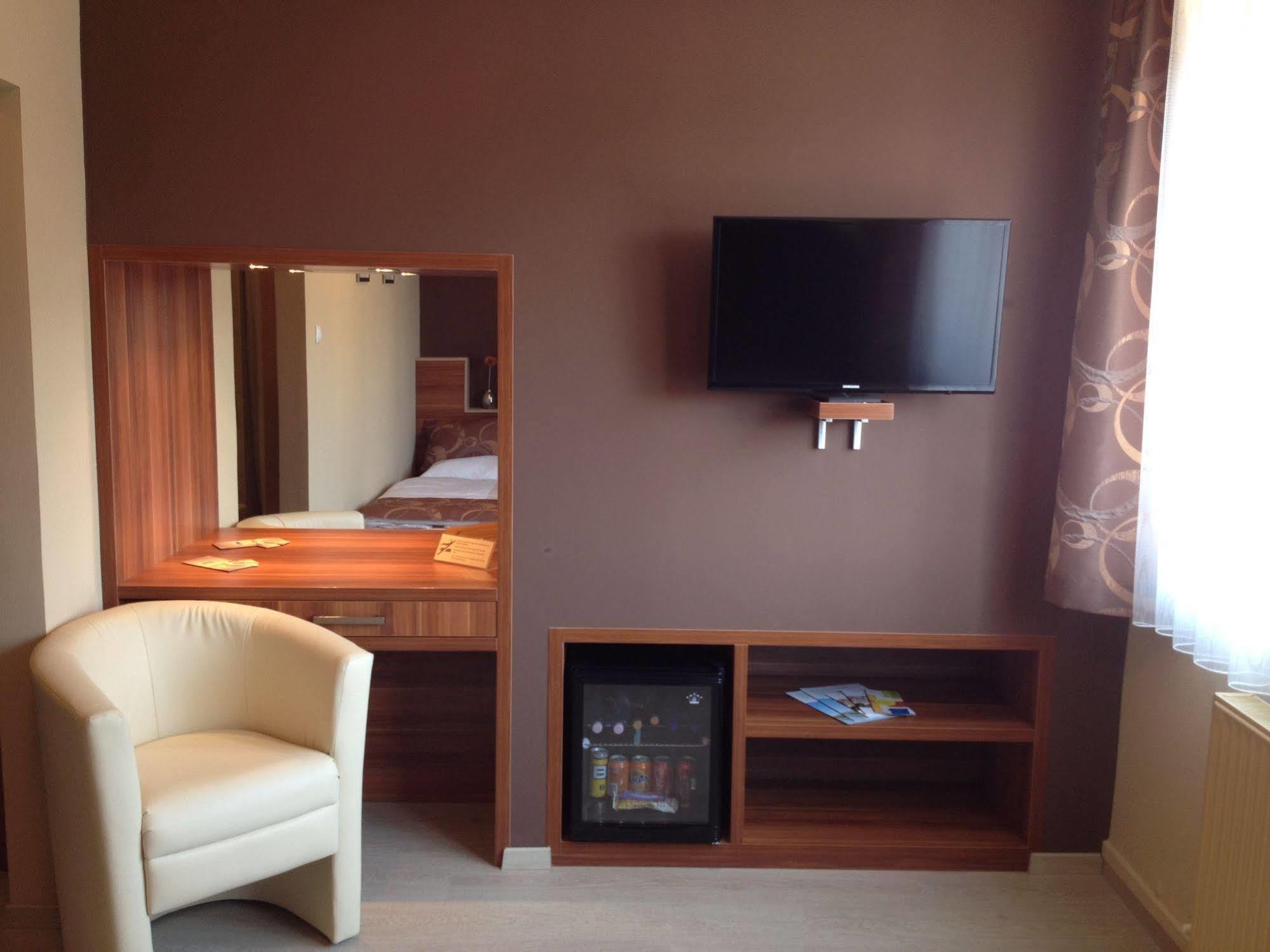 Alfa Hotel Győr Eksteriør bilde