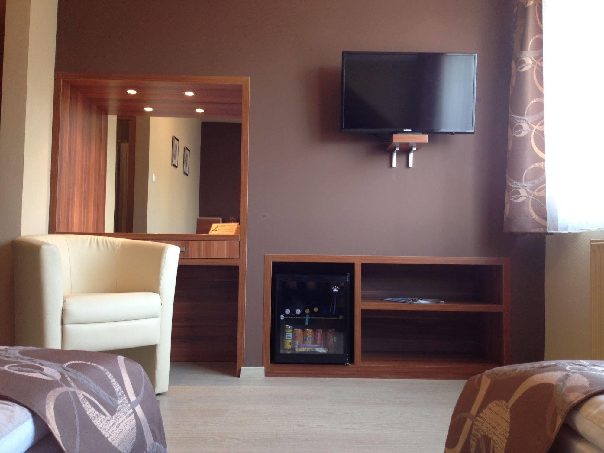 Alfa Hotel Győr Eksteriør bilde