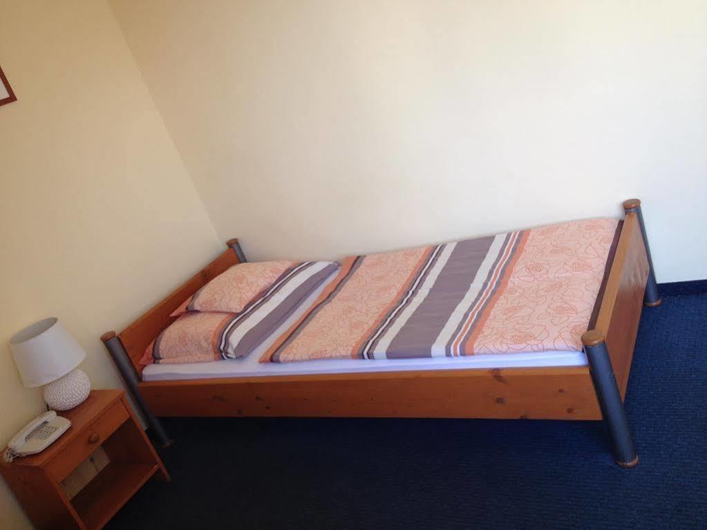 Alfa Hotel Győr Eksteriør bilde